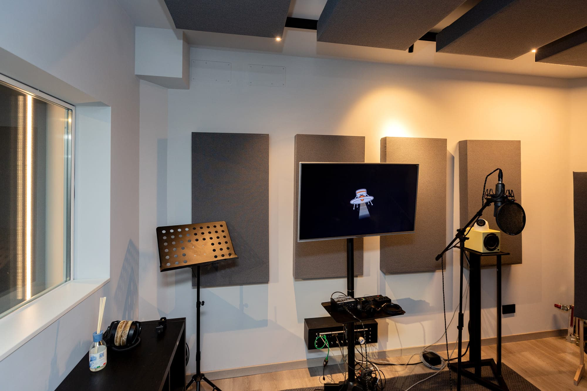 Beyond Robotic Voices: How AI and Human Dubbing Are Learning to Coexist