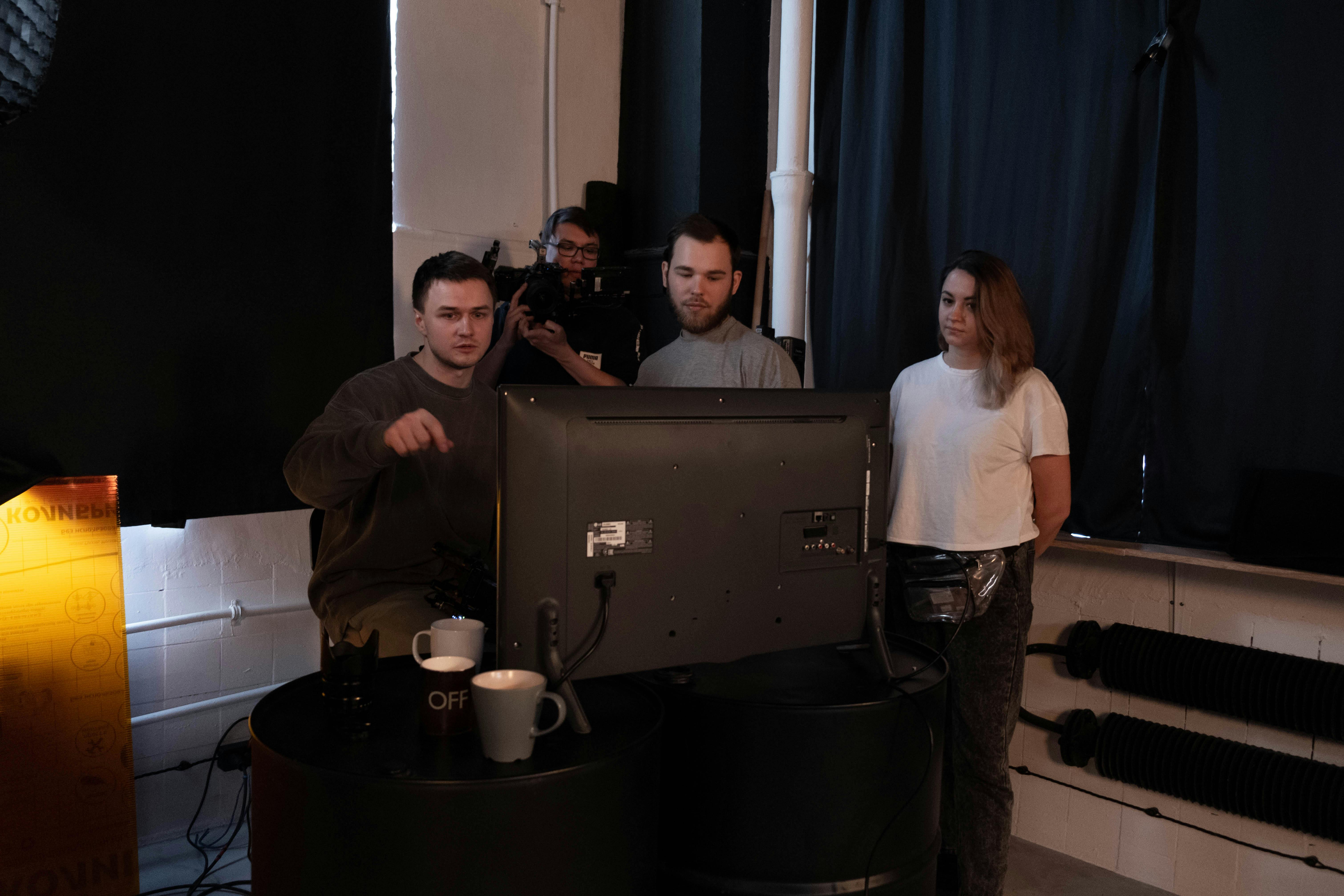 Elevating Your Content's Reach: Why Subtitling Translation Matters More Than Ever