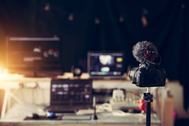 Hybrid Video Localization: The Optimal Workflow for Voice Over in Webinars and Interviews