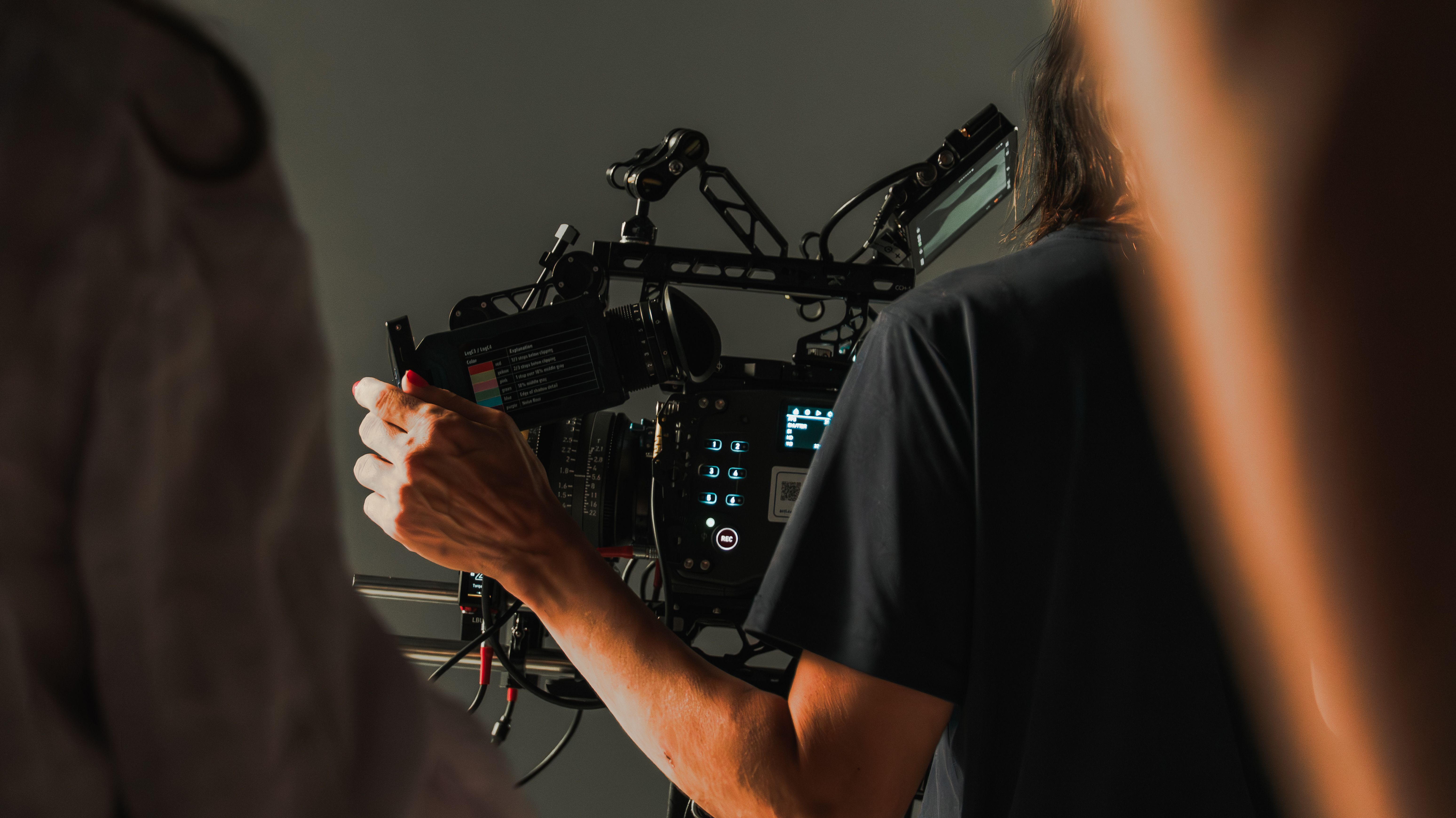 The Art of Voice: Why Professional Dubbing Transforms Corporate Promotional Videos