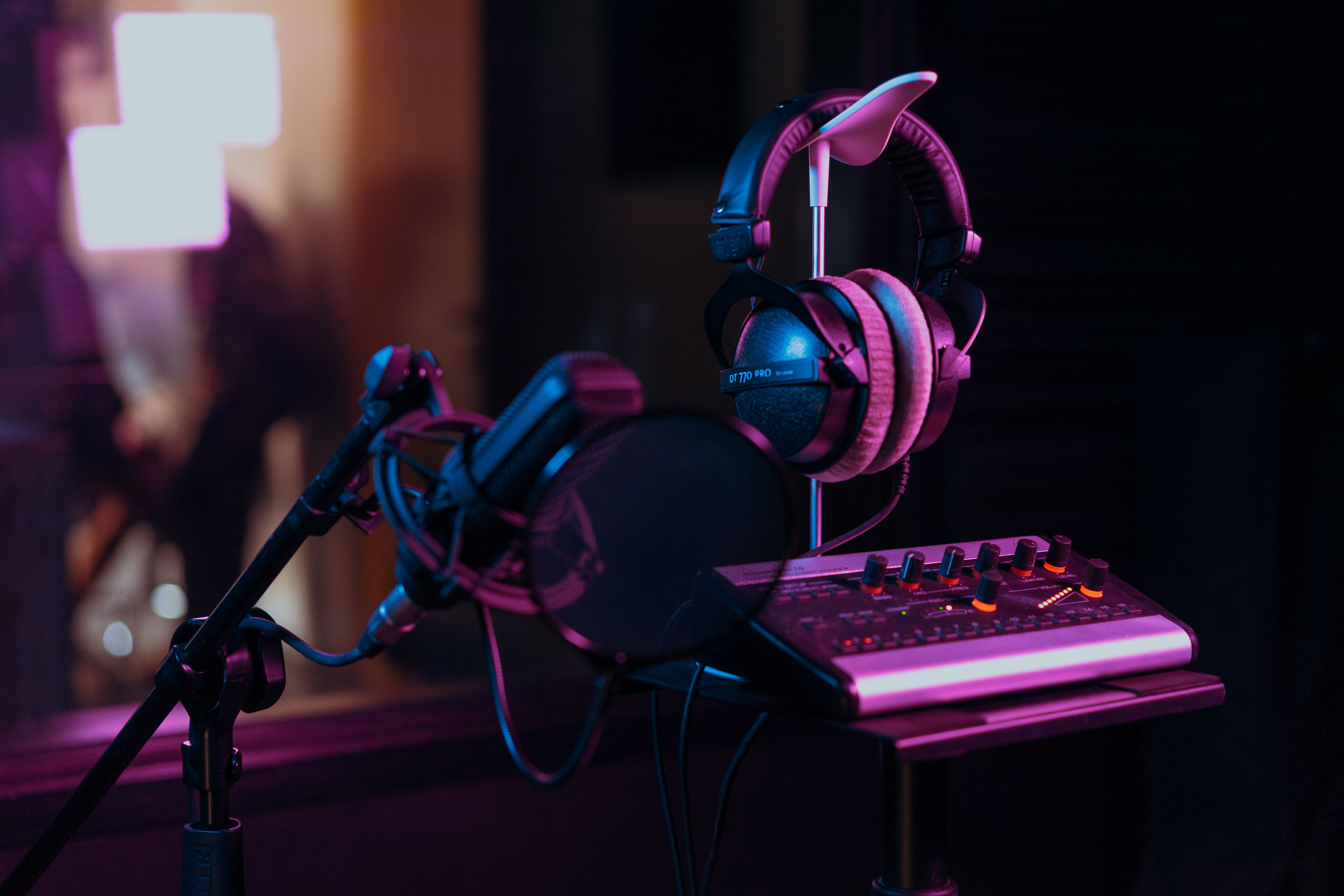 From Audio Files to Borderless Content: A Clear Path for Podcast Transcription, Translation, and Multilingual Output