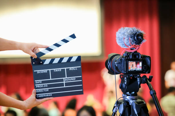 Bilingual Subtitles Quietly Lift Completion Rates on Educational and Science Videos
