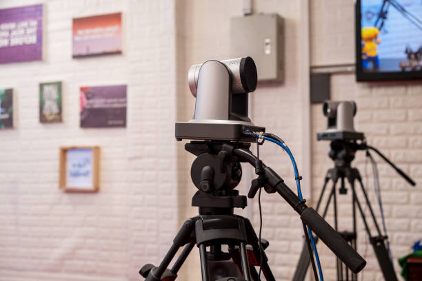 Why Bilingual Subtitles Keep Educational and Science Videos from Losing Viewers Halfway